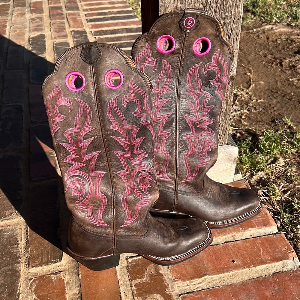 Women’s Dark brown, pink embroidery Tony Lama boots